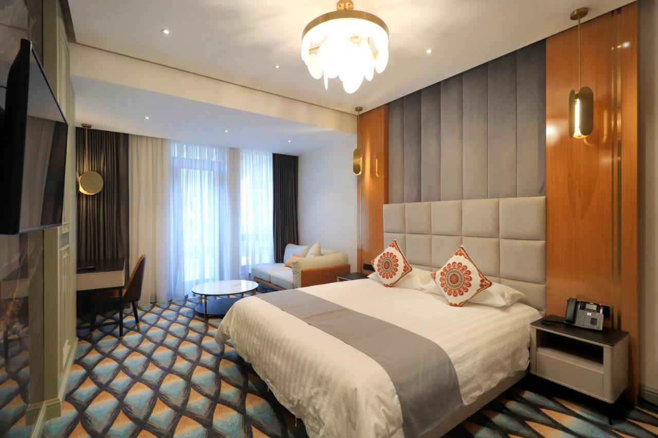 The Rumi Hotel & Residences Ντουσαμπέ Εξωτερικό φωτογραφία